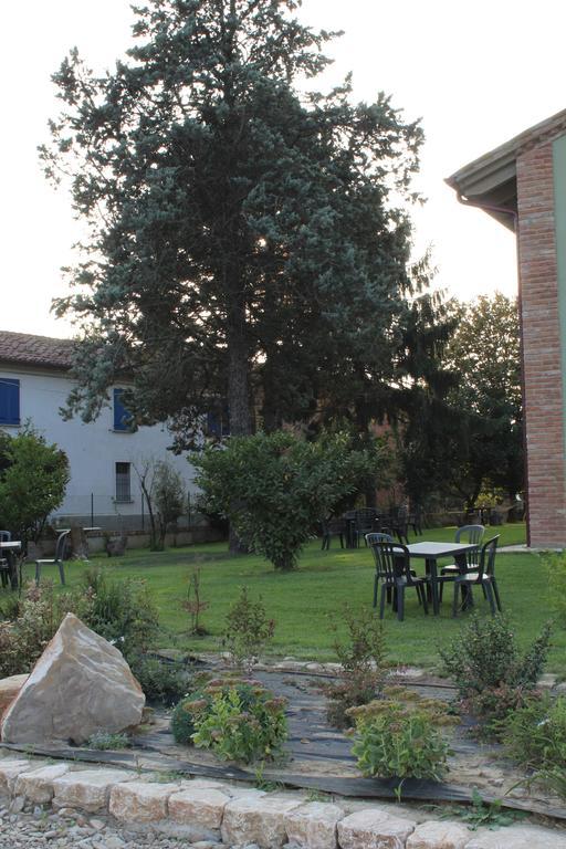 Agriturismo Bassanine Monticelli dʼOngina Exterior foto